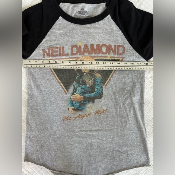 Neil Diamond Hot August Night Vintage Style Raglan Band Tee – Small - Picture 9 of 9